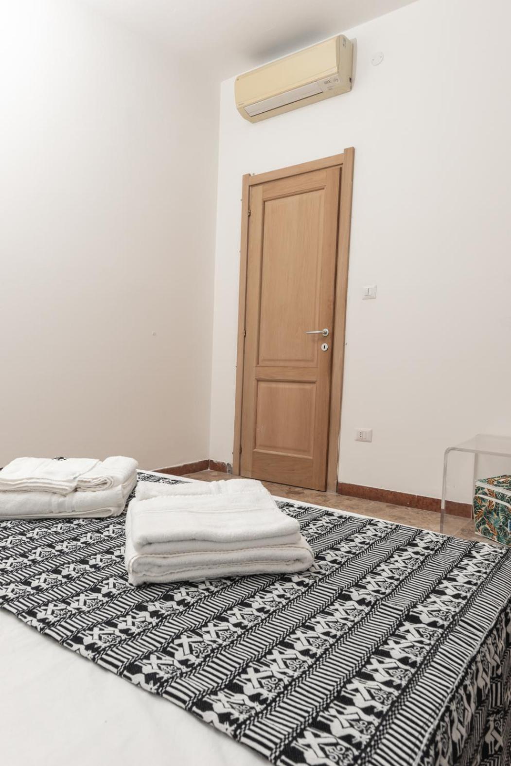 Domo Angioy Lägenhet Porto Torres Exteriör bild